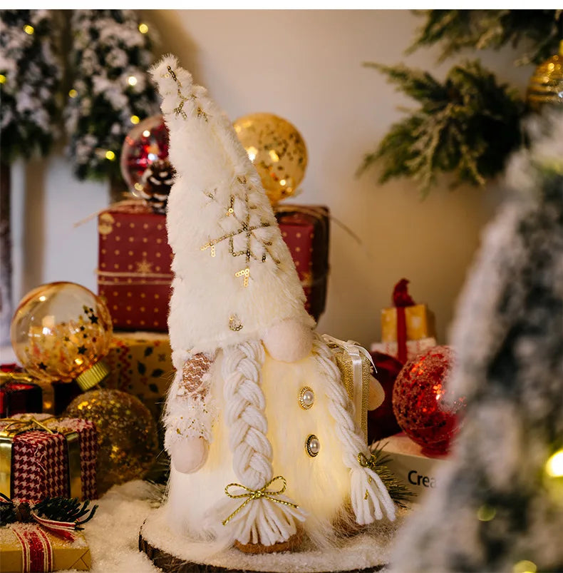 Svítící vánoční trpaslík 30 cm – roztomilá plyšová dekorace do domácnosti